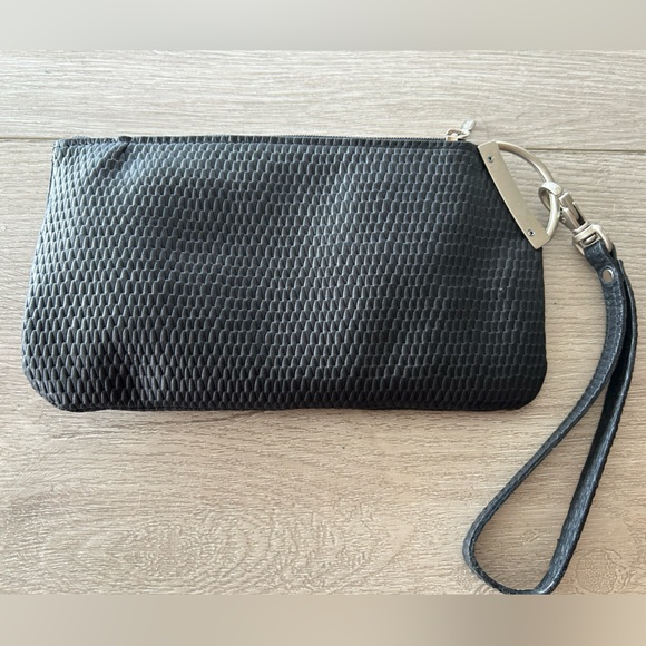 Prune Wristlet - Picture 4 of 6